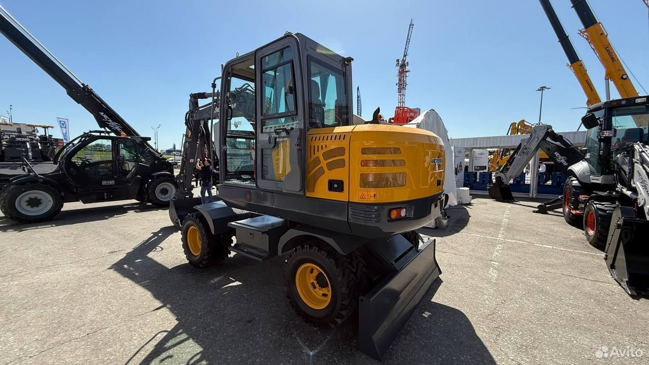 Arctic Bear ARE80W - Колёсный экскаватор: фото 5 Arctic Bear ARE80W - Колёсный экскаватор: фото 5