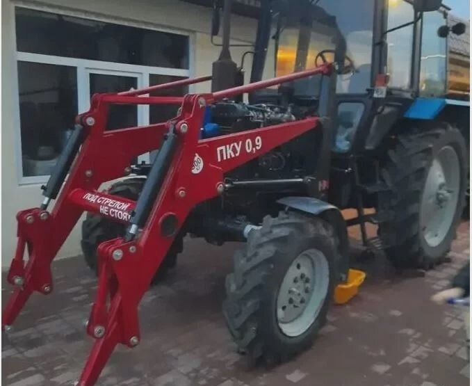 Агромаш-комплект ПКУ-0.9 - Фронтальный погрузчик для трактора: фото 1 Агромаш-комплект ПКУ-0.9 - Фронтальный погрузчик для трактора: фото 1