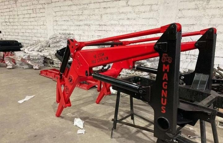 Magnus ПКУ 0.9 - Фронтальный погрузчик для трактора: фото 1 Magnus ПКУ 0.9 - Фронтальный погрузчик для трактора: фото 1
