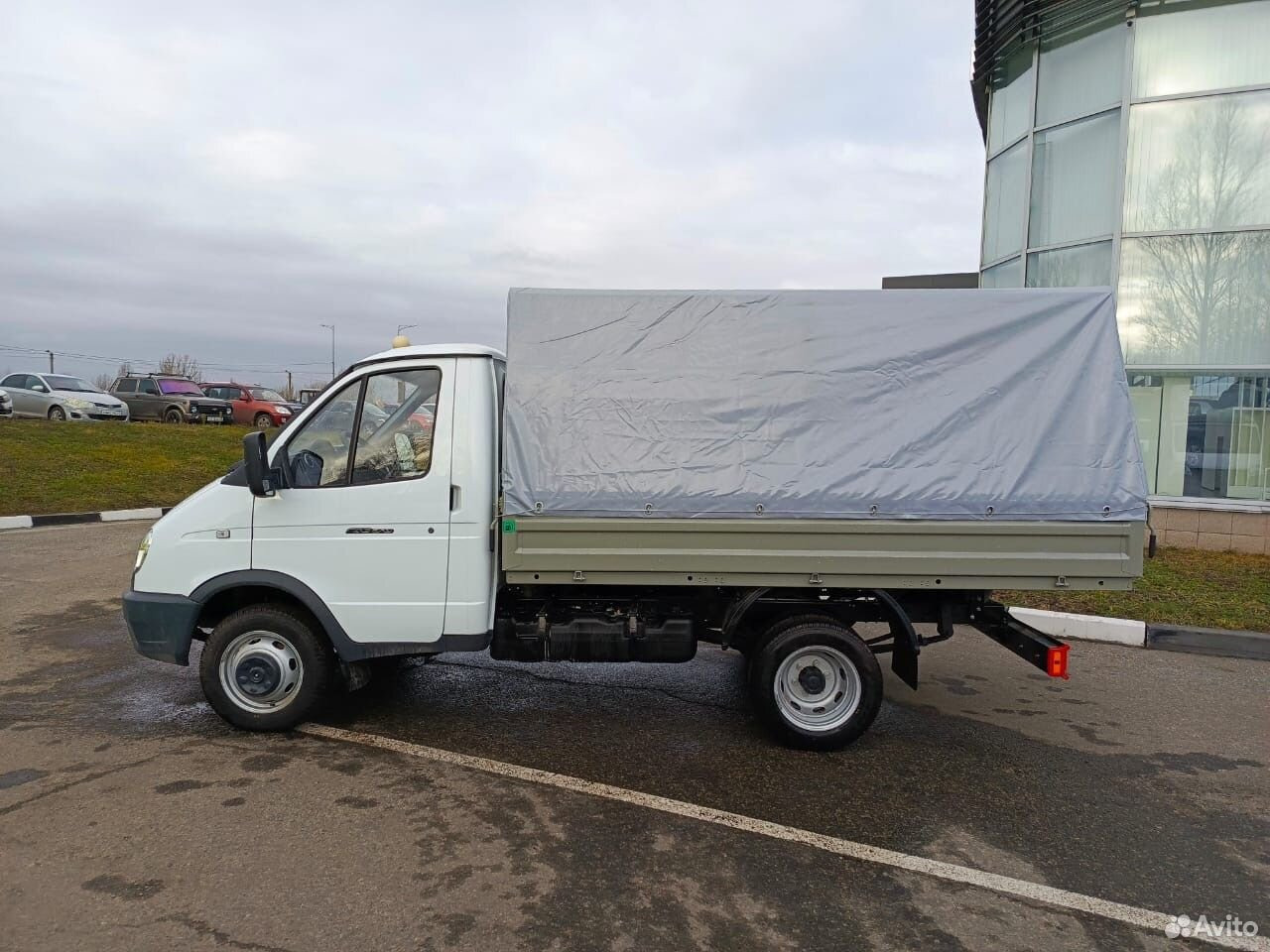 ГАЗ ГАЗель 3302 2.7 MT - Тентованный фургон: фото 5 ГАЗ ГАЗель 3302 2.7 MT - Тентованный фургон: фото 5