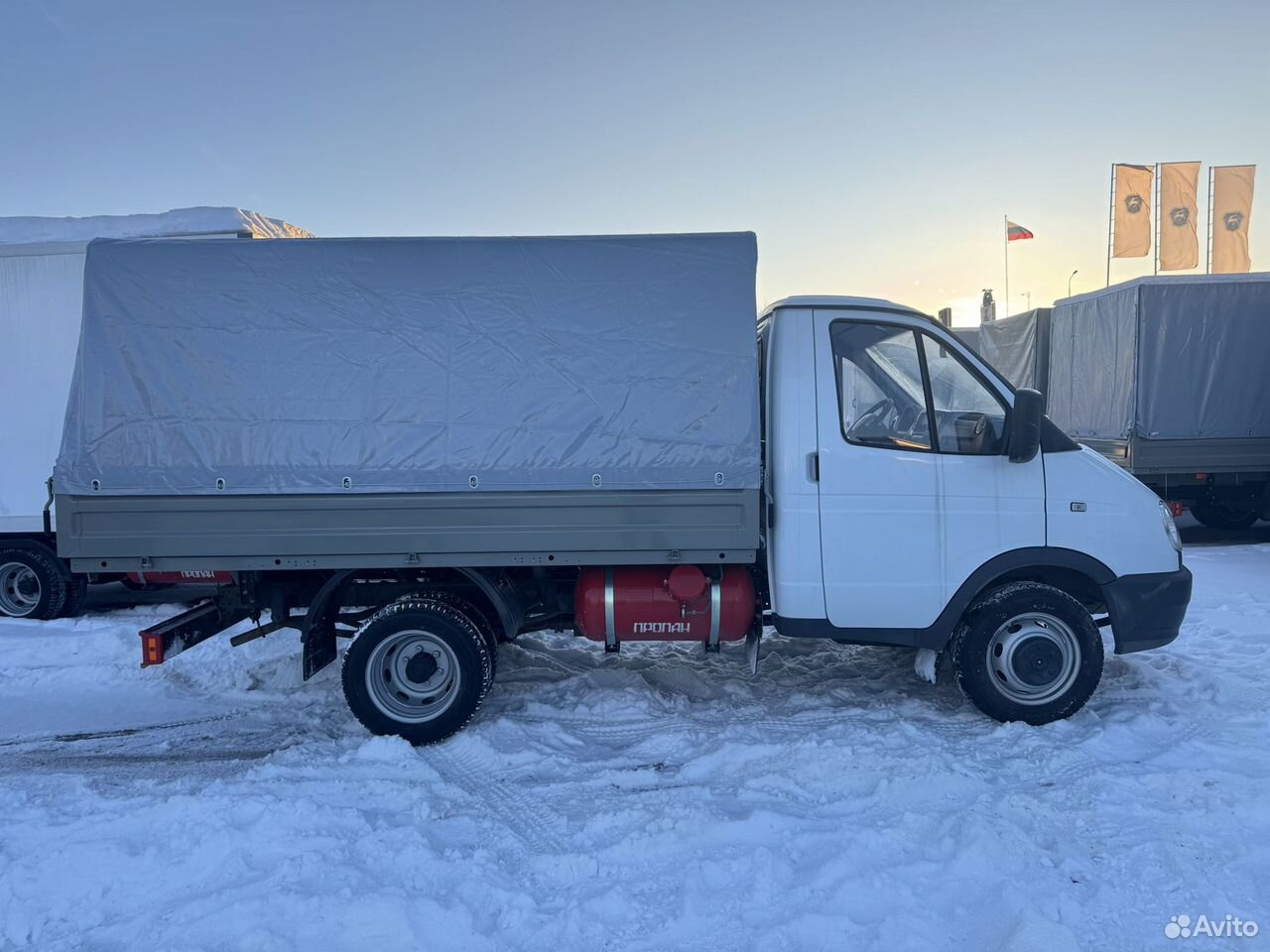 ГАЗ ГАЗель 3302 2.7 MT - Тентованный фургон: фото 4 ГАЗ ГАЗель 3302 2.7 MT - Тентованный фургон: фото 4