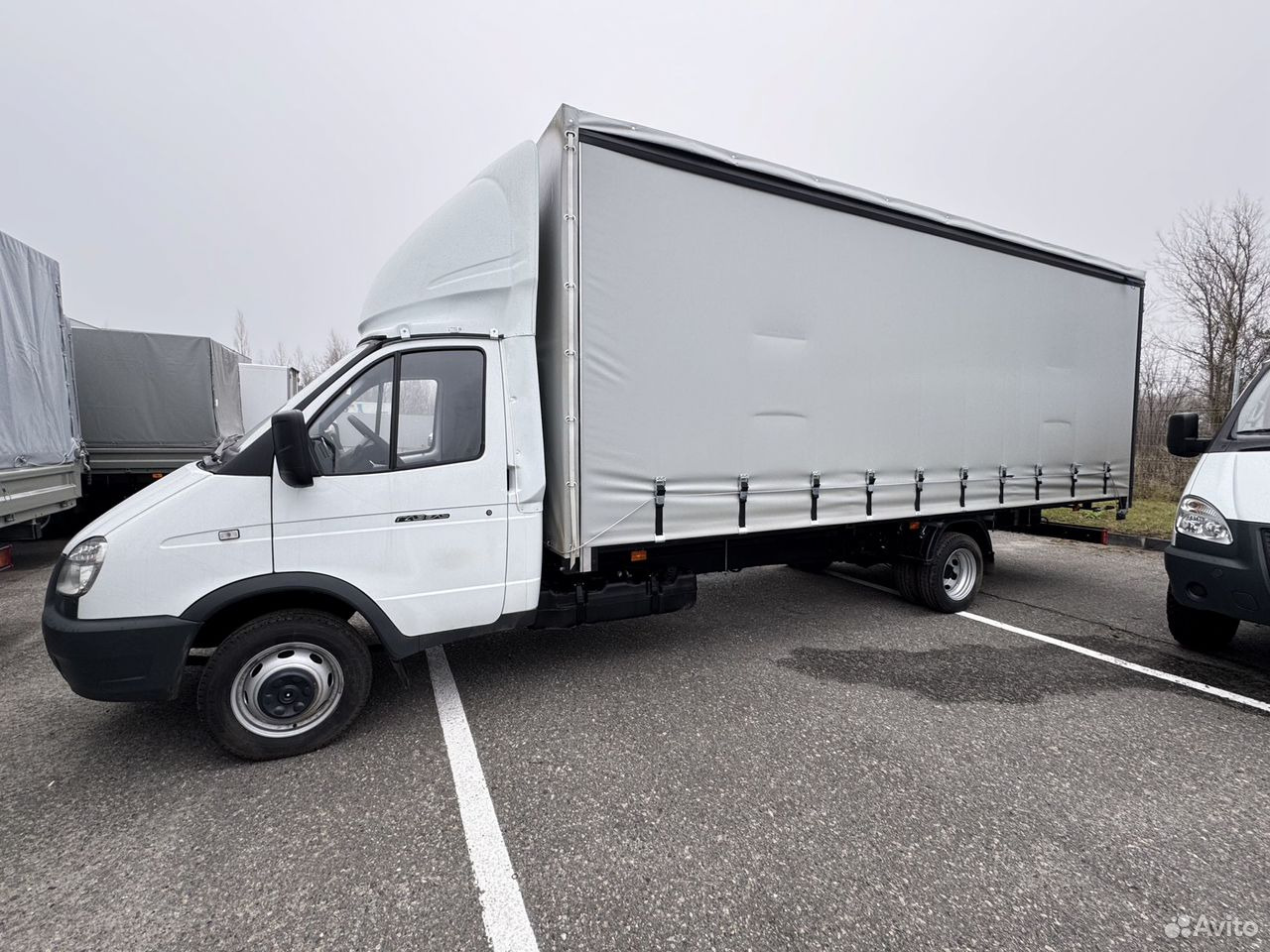 ГАЗ ГАЗель 3302 2.7 MT - Тентованный фургон: фото 3 ГАЗ ГАЗель 3302 2.7 MT - Тентованный фургон: фото 3