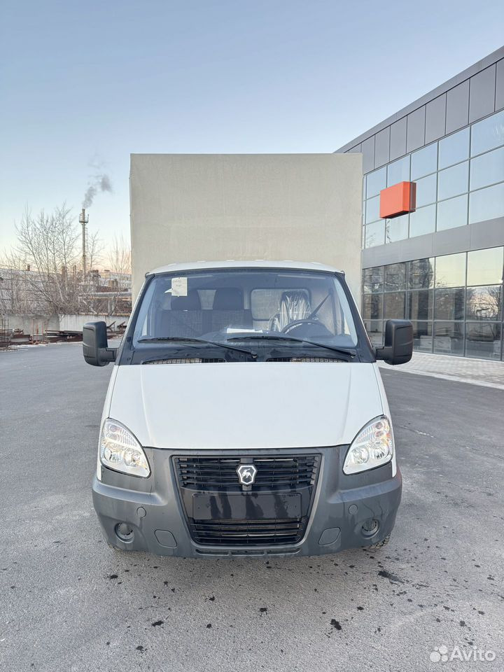 ГАЗ ГАЗель 3302 2.7 MT - Тентованный фургон: фото 3 ГАЗ ГАЗель 3302 2.7 MT - Тентованный фургон: фото 3