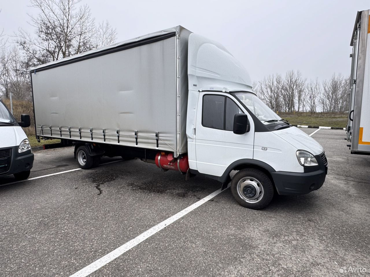 ГАЗ ГАЗель 3302 2.7 MT - Тентованный фургон: фото 4 ГАЗ ГАЗель 3302 2.7 MT - Тентованный фургон: фото 4