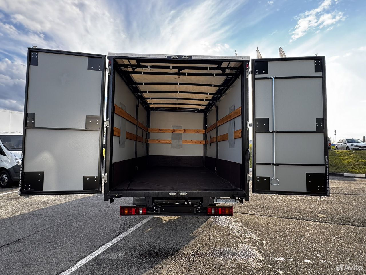 Новый Тентованный фургон ГАЗ ГАЗель Next 2.5 MT: фото 9 Новый Тентованный фургон ГАЗ ГАЗель Next 2.5 MT: фото 9