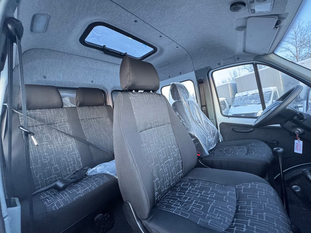 Новый Малотоннажный бортовой грузовик, Грузопассажирский фургон ГАЗ Соболь (2310): фото 10