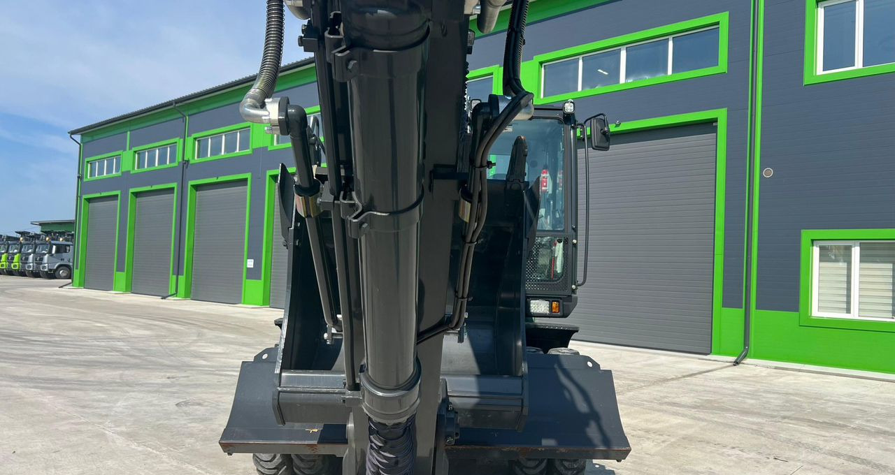 SMKGROUP SE215W - Колёсный экскаватор: фото 3 SMKGROUP SE215W - Колёсный экскаватор: фото 3