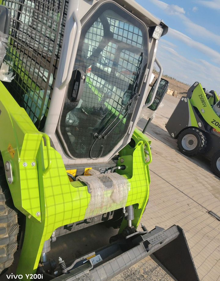 Zoomlion ZS085V - Мини-погрузчик с бортовым поворотом: фото 2 Zoomlion ZS085V - Мини-погрузчик с бортовым поворотом: фото 2