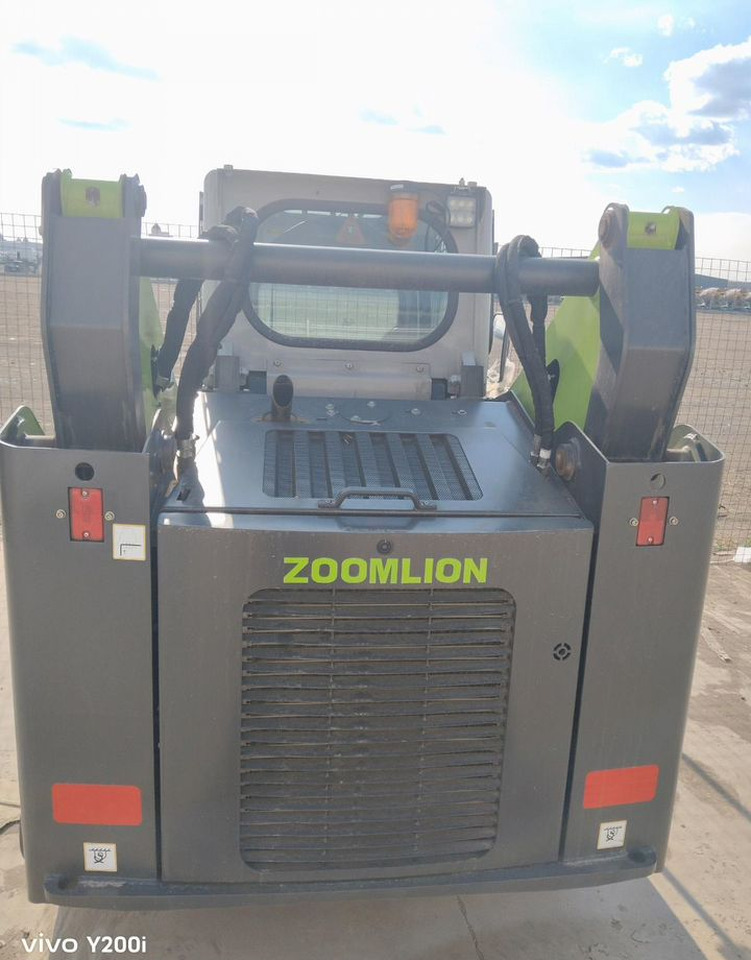 Zoomlion ZS085V - Мини-погрузчик с бортовым поворотом: фото 3 Zoomlion ZS085V - Мини-погрузчик с бортовым поворотом: фото 3