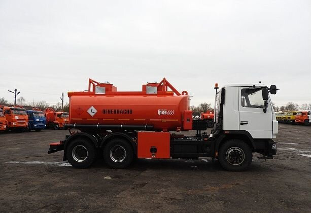 ГрАЗ 56164-0000011-50 - Грузовик с цистерной: фото 1 ГрАЗ 56164-0000011-50 - Грузовик с цистерной: фото 1