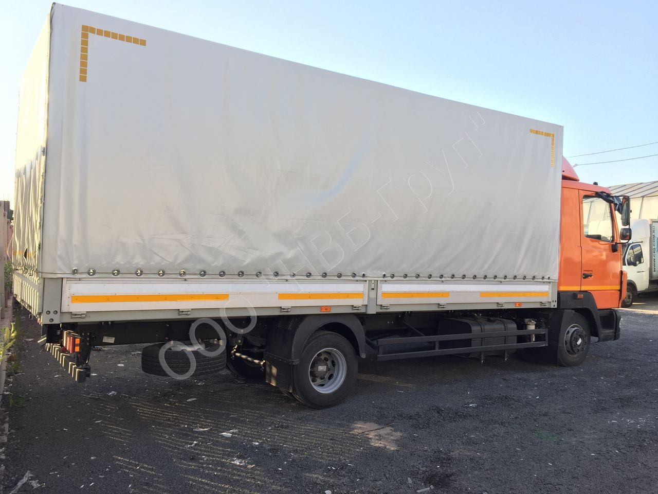 МАЗ-4371C0-521-000 - Тентованный грузовик: фото 4 МАЗ-4371C0-521-000 - Тентованный грузовик: фото 4