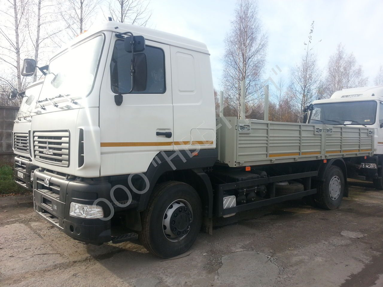 МАЗ 534026-8520-005 - Бортовой грузовик/ Платформа: фото 1 МАЗ 534026-8520-005 - Бортовой грузовик/ Платформа: фото 1