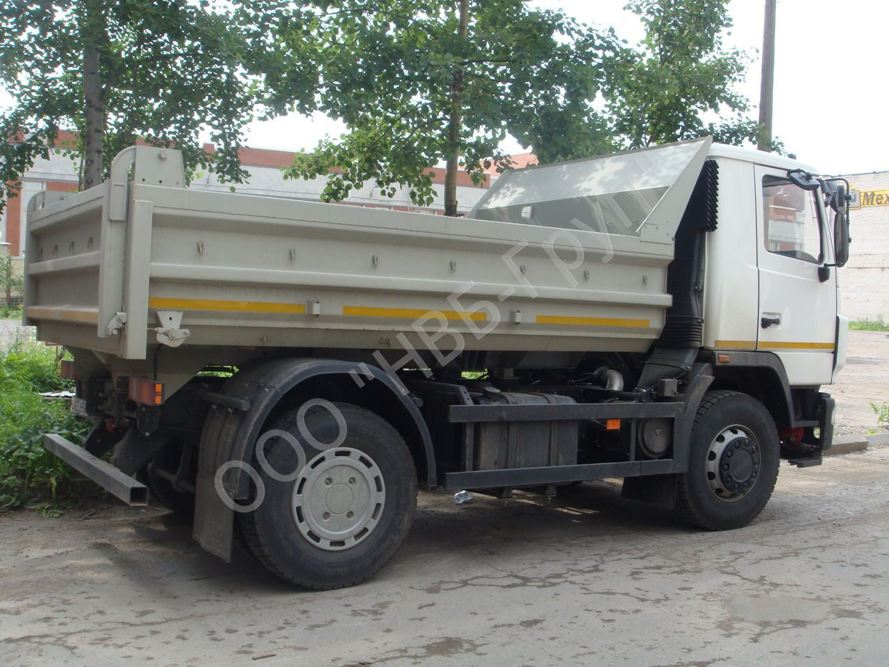 МАЗ-5550C3-520-000 - Самосвал: фото 3 МАЗ-5550C3-520-000 - Самосвал: фото 3