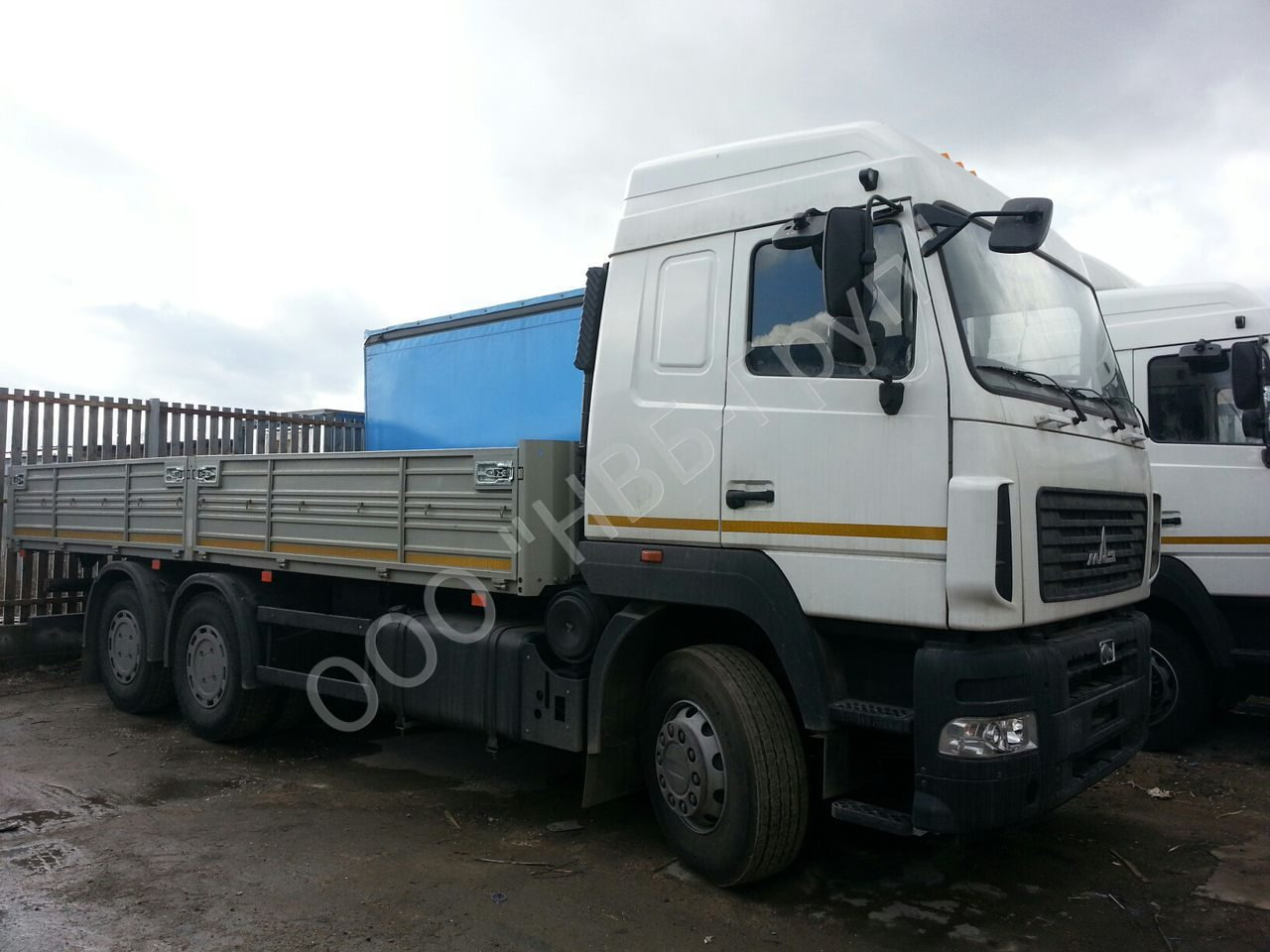 Бортовой грузовик/ Платформа МАЗ 6312C9-521-015: фото 6