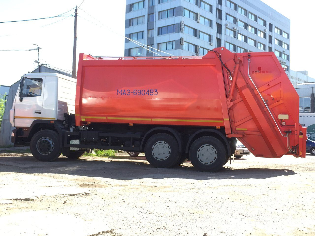 Мусоровоз с задней загрузкой и портальным погрузчиком КО-427-090 на шасси МАЗ - Мусоровоз: фото 1 Мусоровоз с задней загрузкой и портальным погрузчиком КО-427-090 на шасси МАЗ - Мусоровоз: фото 1