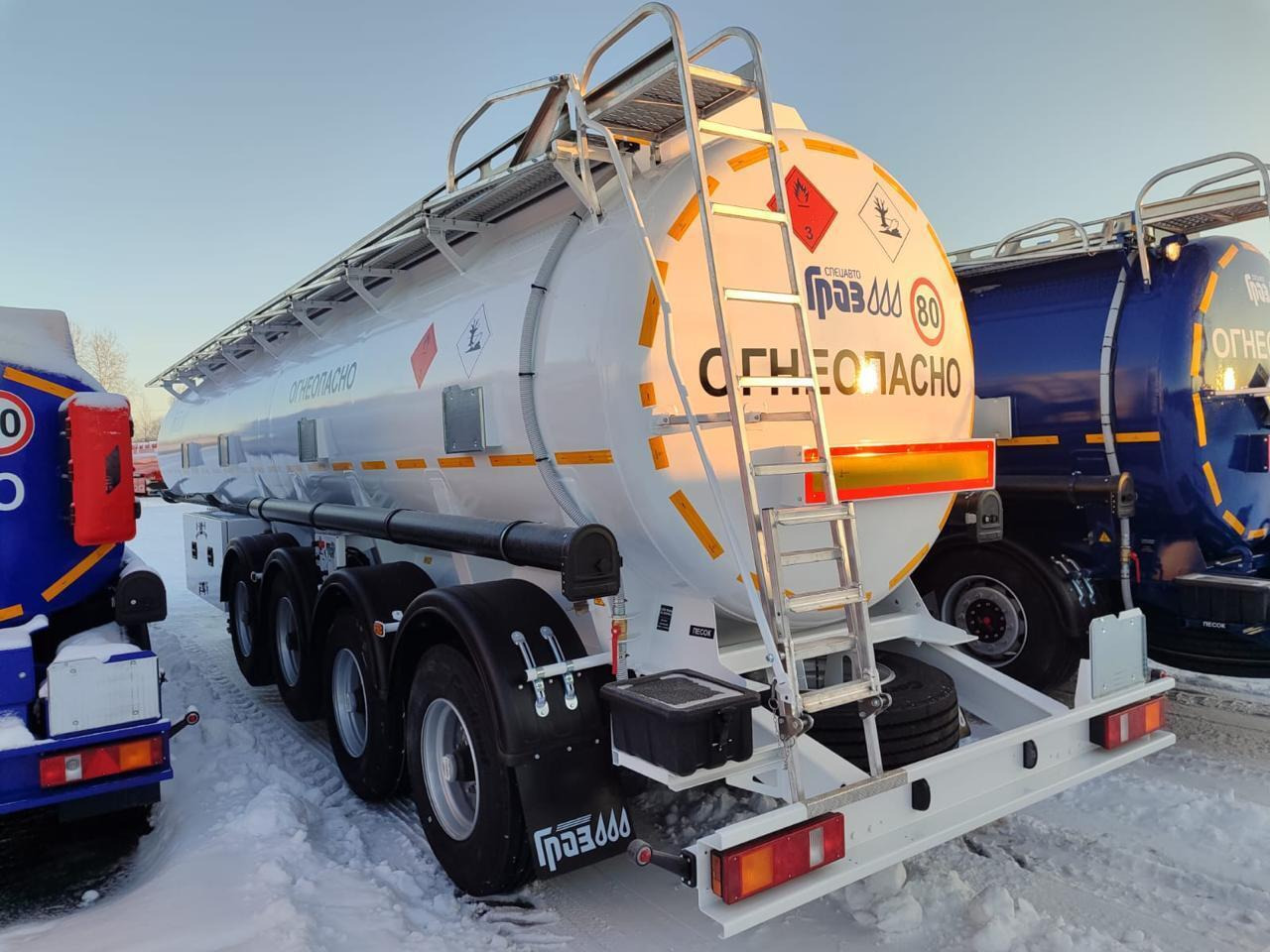 Полуприцеп-бензовоз ГРАЗ-94315 - Полуприцеп-цистерна: фото 2 Полуприцеп-бензовоз ГРАЗ-94315 - Полуприцеп-цистерна: фото 2