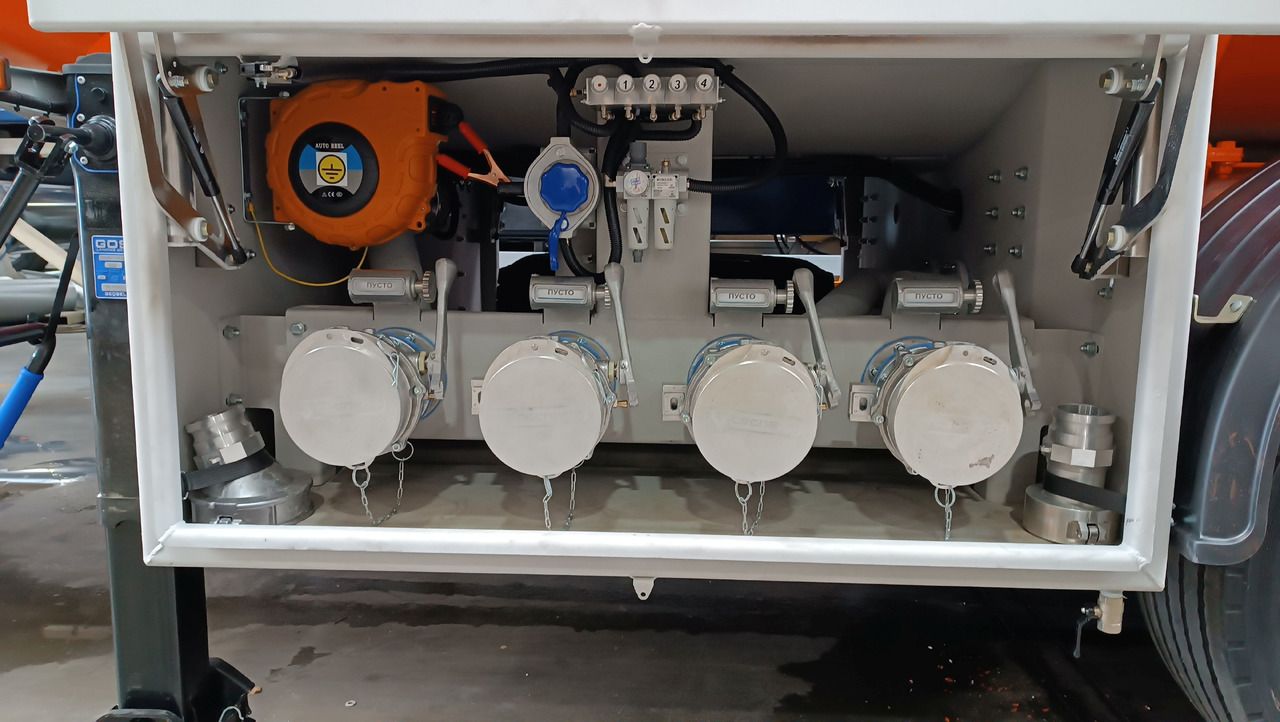 Полуприцеп-бензовоз СЕСПЕЛЬ SF4332 - Полуприцеп-цистерна: фото 3 Полуприцеп-бензовоз СЕСПЕЛЬ SF4332 - Полуприцеп-цистерна: фото 3