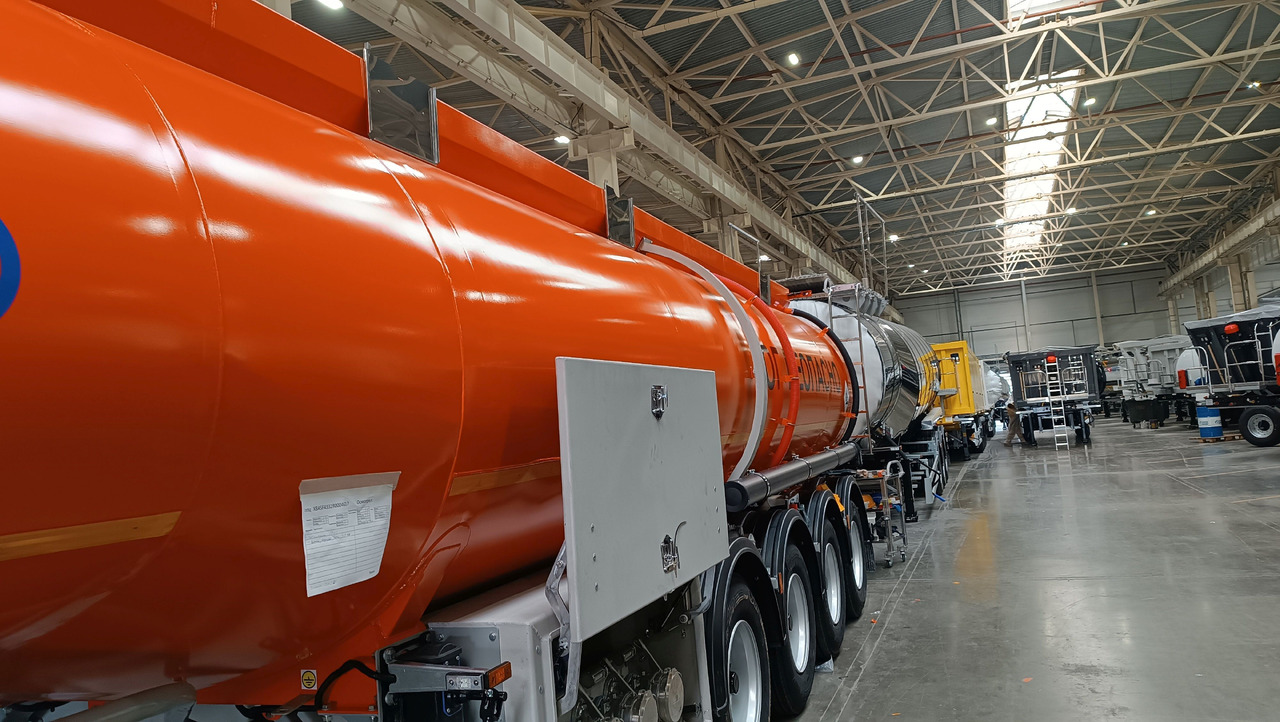 Полуприцеп-бензовоз СЕСПЕЛЬ SF4332 - Полуприцеп-цистерна: фото 1 Полуприцеп-бензовоз СЕСПЕЛЬ SF4332 - Полуприцеп-цистерна: фото 1