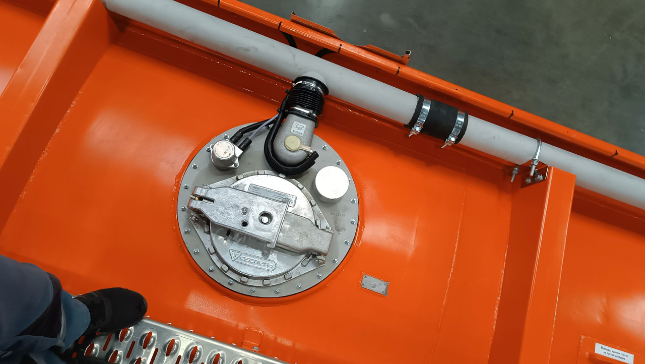 Полуприцеп-бензовоз СЕСПЕЛЬ SF4332 - Полуприцеп-цистерна: фото 5 Полуприцеп-бензовоз СЕСПЕЛЬ SF4332 - Полуприцеп-цистерна: фото 5