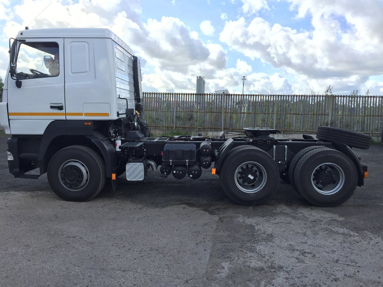 Тягач МАЗ-643028-8579-011 с гидроотбором: фото 11