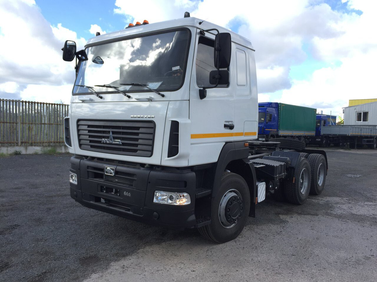 Тягач МАЗ-6430С9-8529-011 с гидроотбором: фото 13