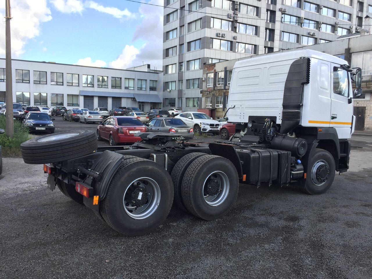 Тягач МАЗ-6430С9-8529-012 с гидроотбором: фото 6