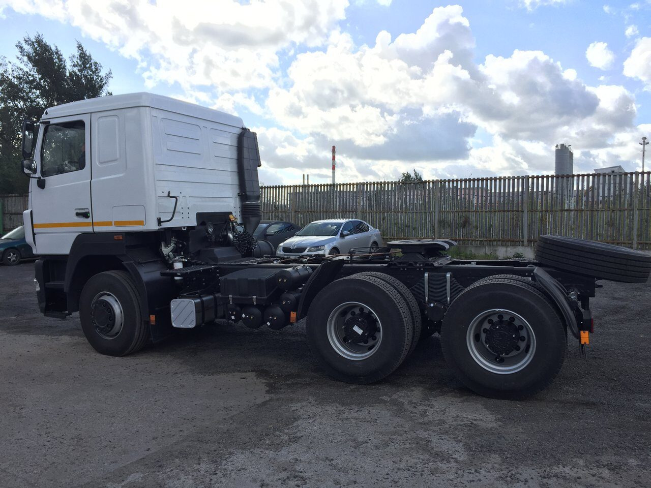 Тягач МАЗ-6430С9-8529-012 с гидроотбором: фото 10