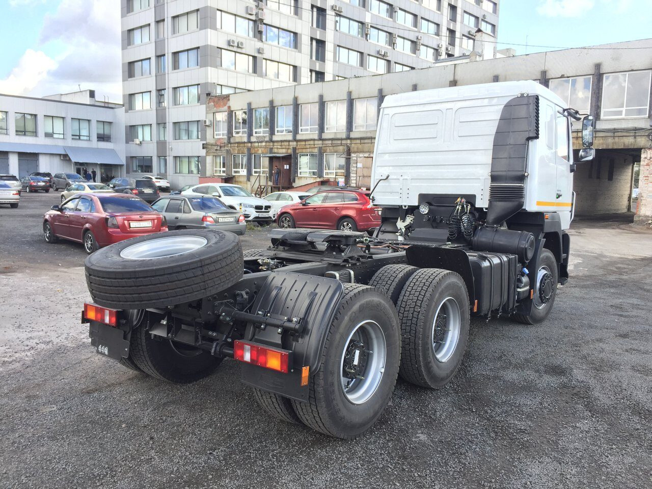 Тягач МАЗ-6430С9-8579-011 с гидроотбором: фото 7