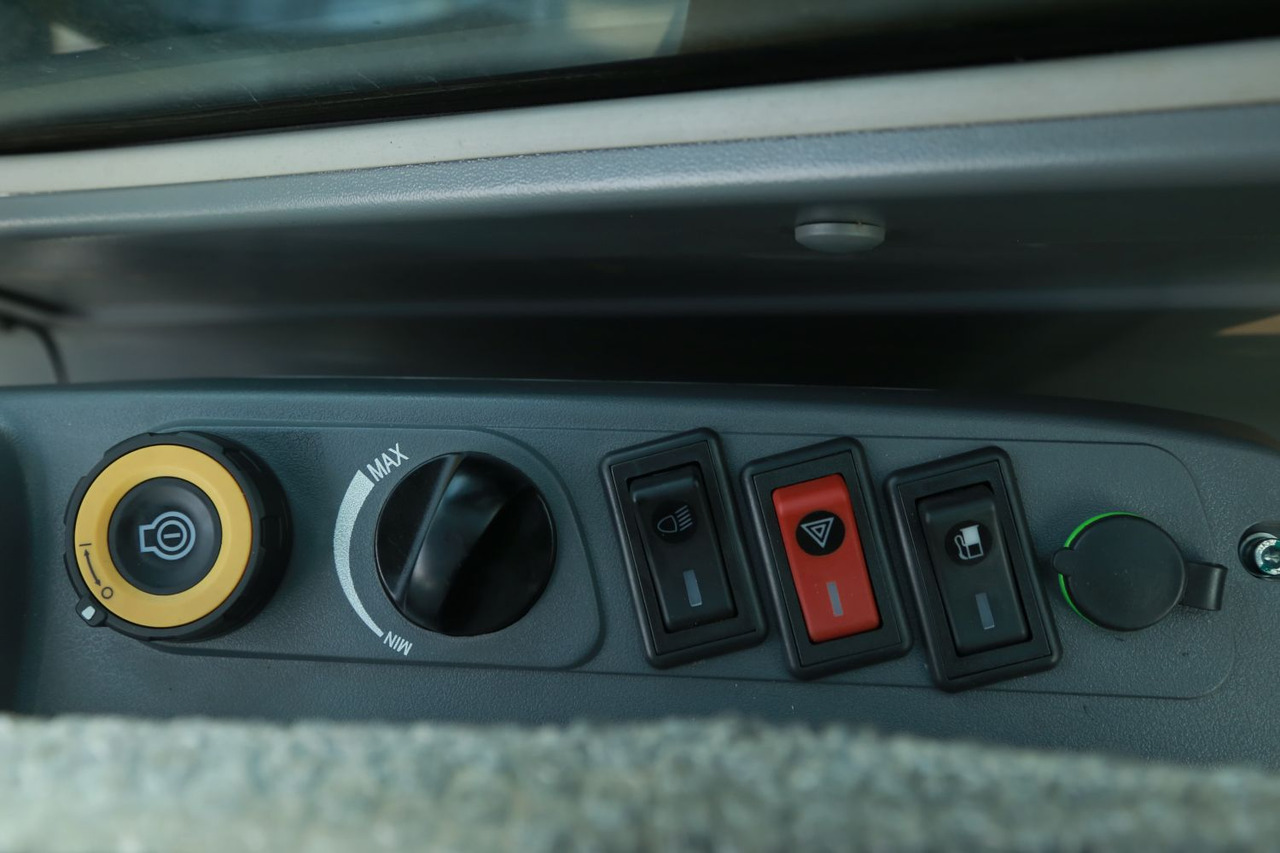 Экскаватор MaxPower ME220.9 - Гусеничный экскаватор: фото 3 Экскаватор MaxPower ME220.9 - Гусеничный экскаватор: фото 3