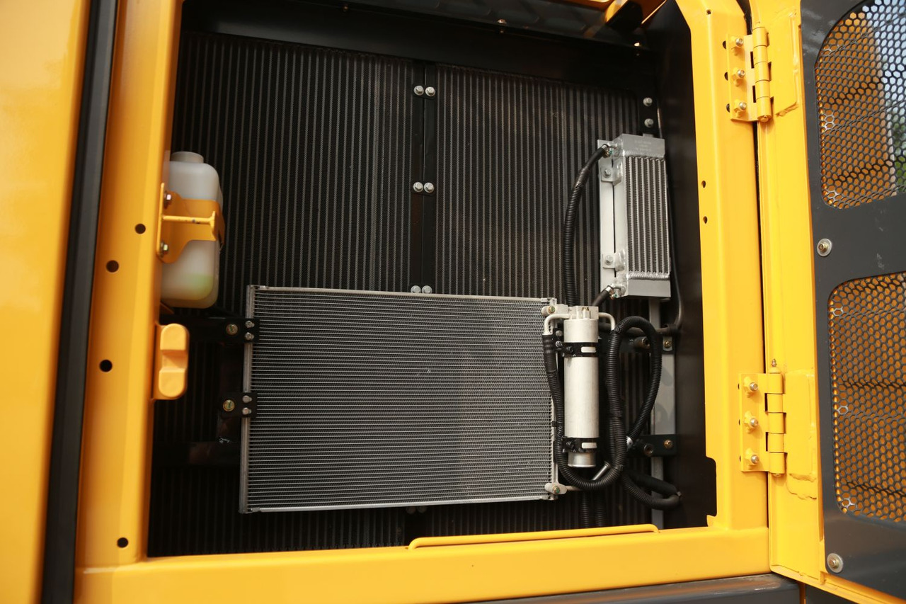 Гусеничный экскаватор MaxPower ME225-9 NLC: фото 6