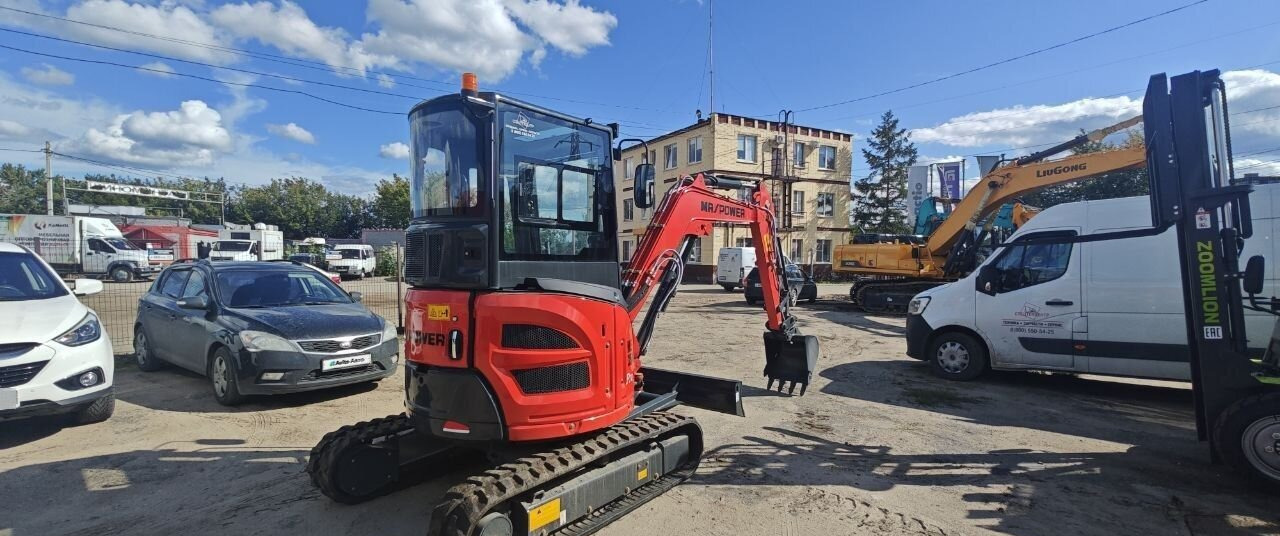 Maxpower ME35 - Мини-экскаватор: фото 1 Maxpower ME35 - Мини-экскаватор: фото 1