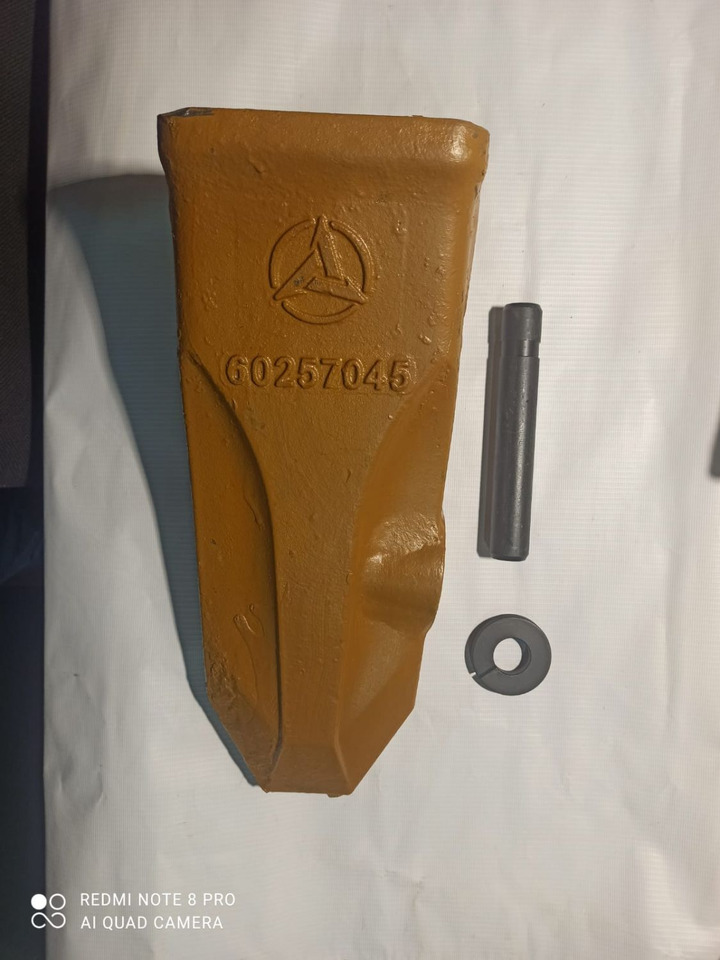 SANY Коронка ковша Sany SY415 60257045 - Запчасти для Экскаваторов: фото 1 SANY Коронка ковша Sany SY415 60257045 - Запчасти для Экскаваторов: фото 1