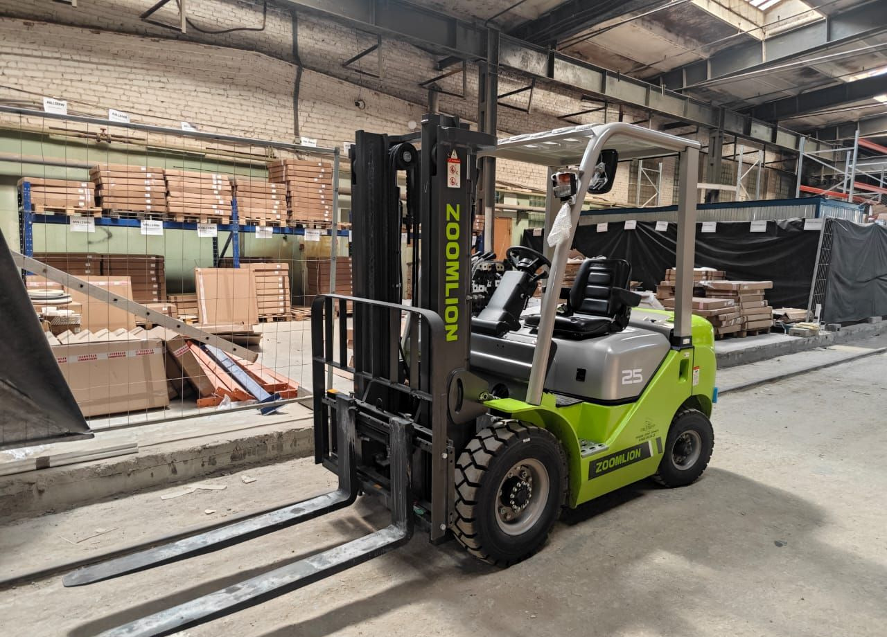 Zoomlion FD25H - Дизельный погрузчик: фото 2 Zoomlion FD25H - Дизельный погрузчик: фото 2