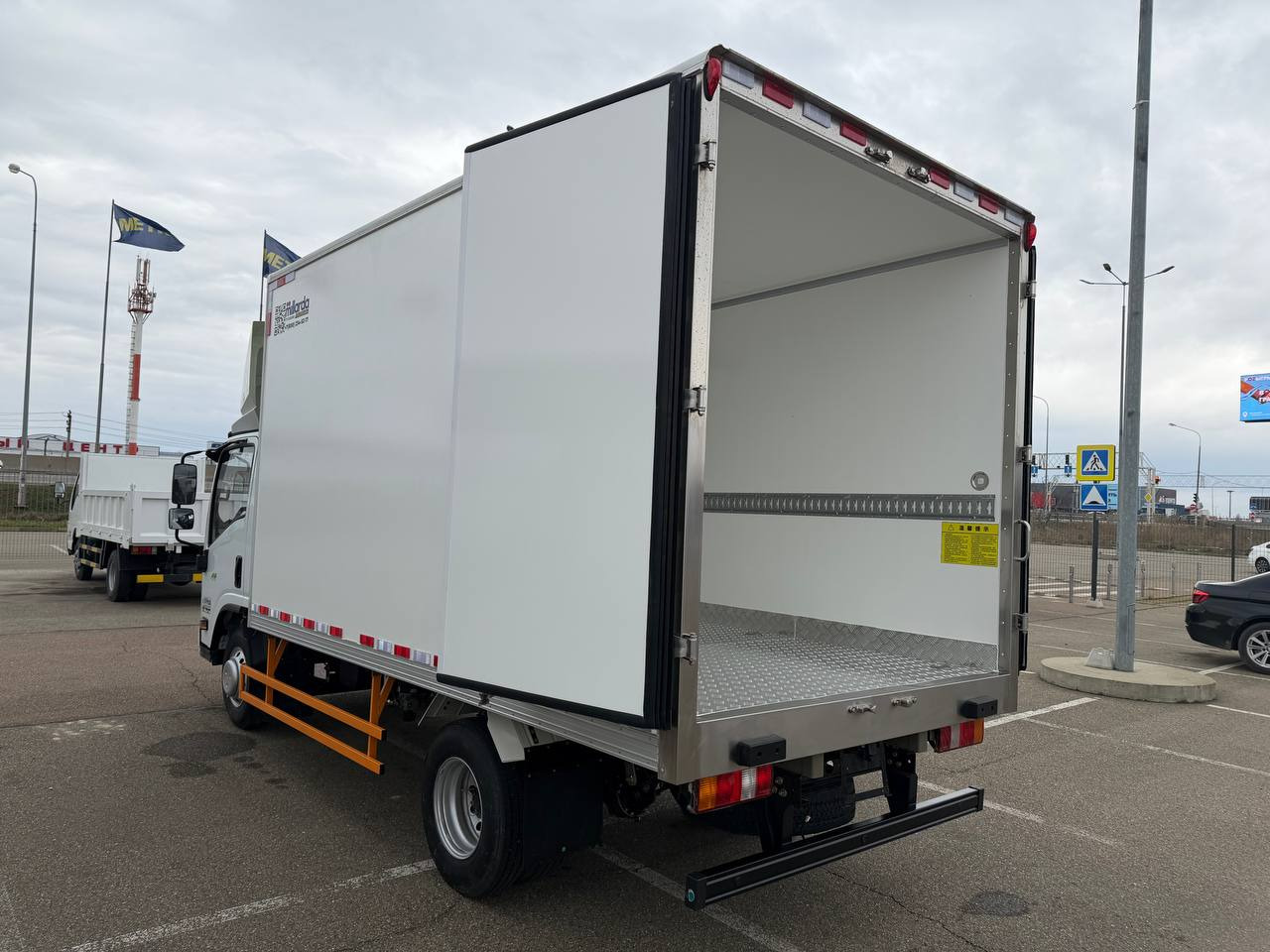 Новый Рефрижератор Для транспортировки пищевых продуктов ISUZU Elf ЕМ7: фото 8