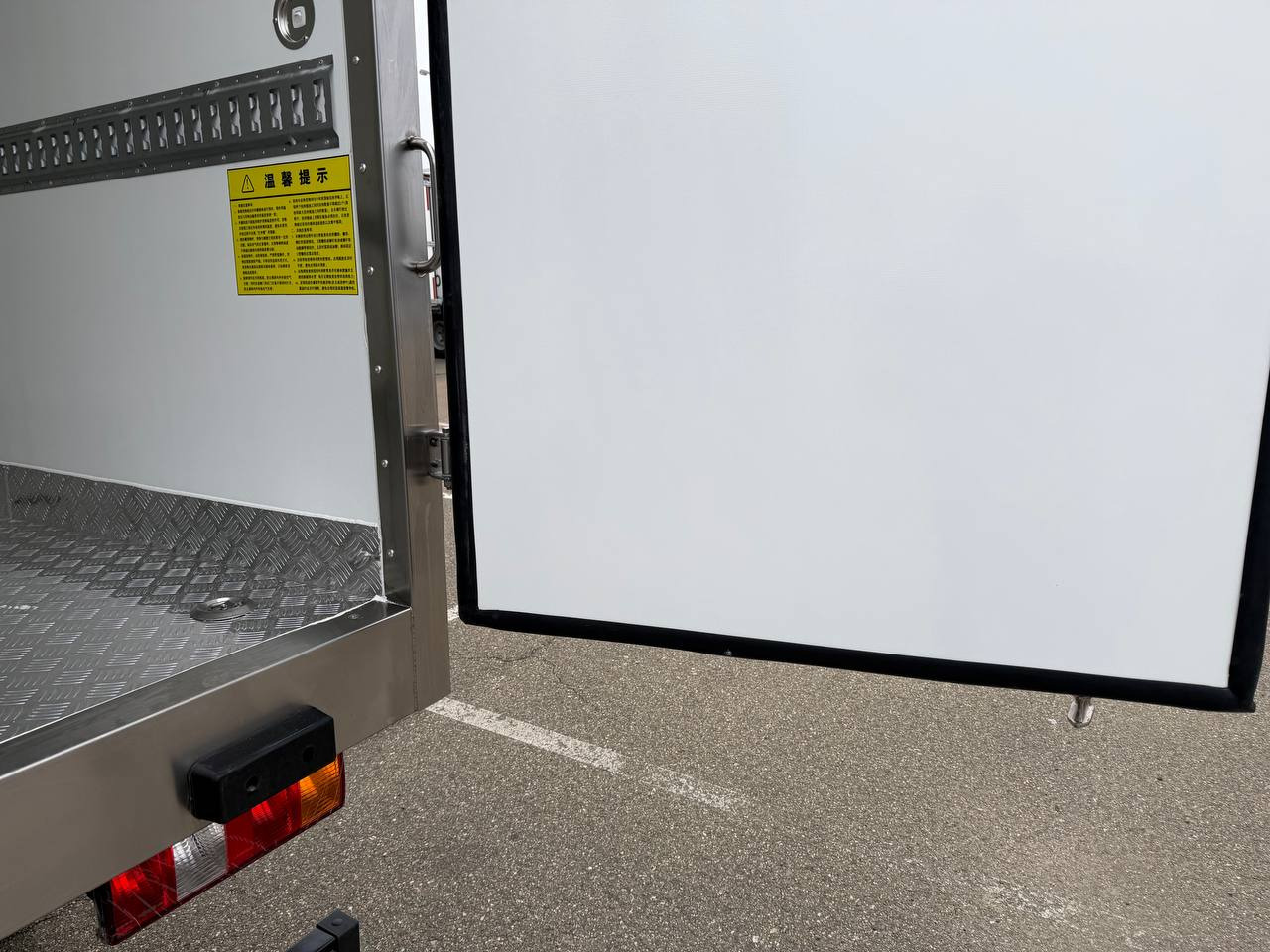 Новый Рефрижератор Для транспортировки пищевых продуктов ISUZU Elf ЕМ7: фото 43