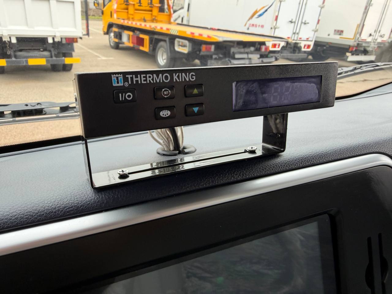 Новый Рефрижератор Для транспортировки пищевых продуктов ISUZU Elf ЕМ7: фото 37