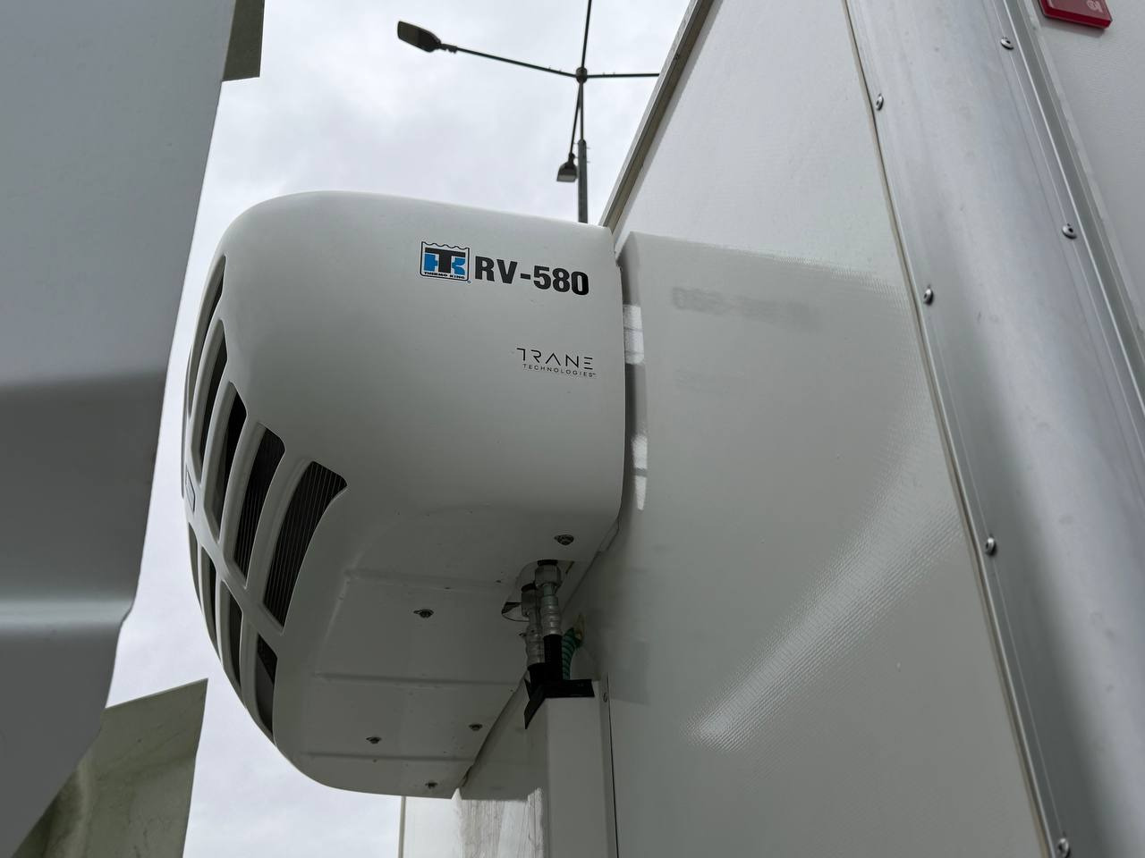 Новый Рефрижератор Для транспортировки пищевых продуктов ISUZU Elf ЕМ7: фото 28