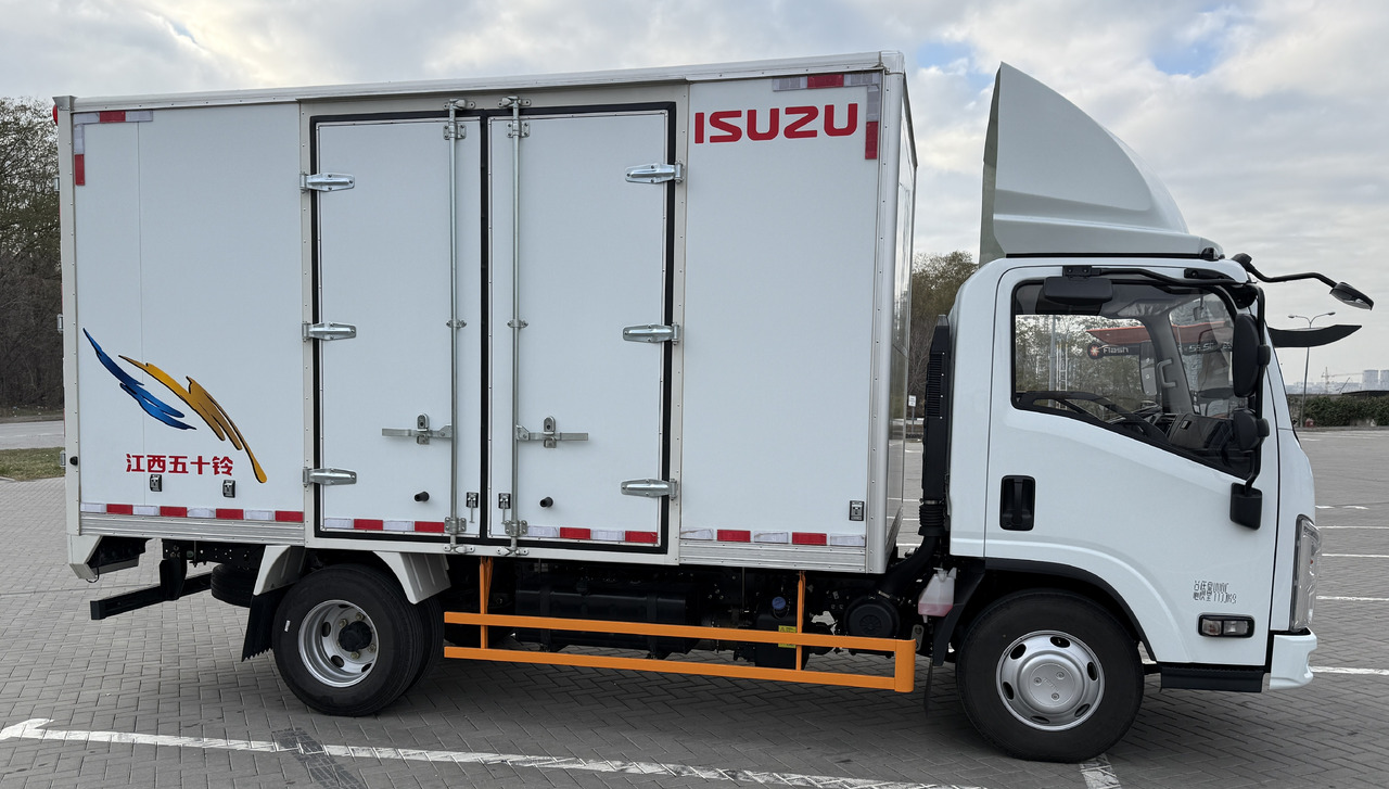 ISUZU ELF EC7 - Изотермический грузовик: фото 4 ISUZU ELF EC7 - Изотермический грузовик: фото 4