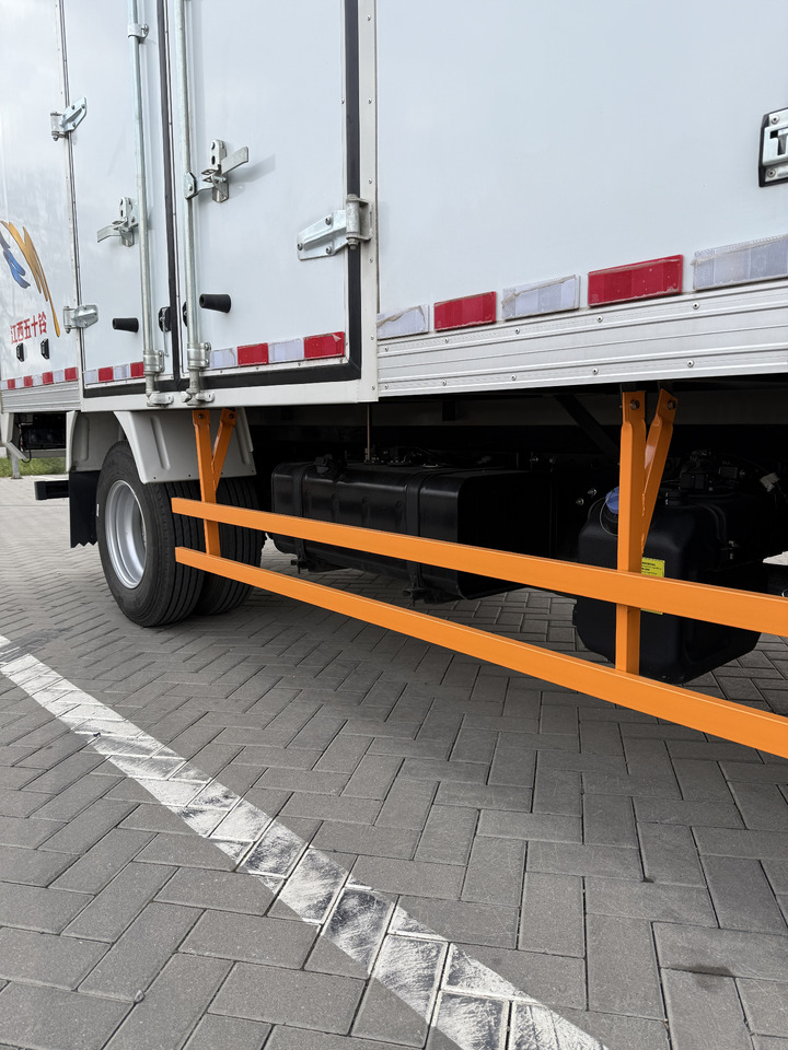 Новый Изотермический грузовик Для транспортировки пищевых продуктов ISUZU ELF: фото 15