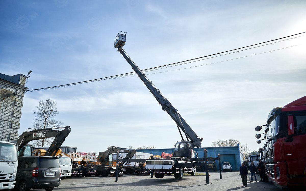 Isuzu Giga - Грузовик с подъемником: фото 5 Isuzu Giga - Грузовик с подъемником: фото 5