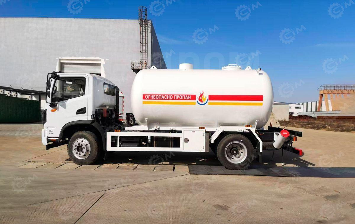 Isuzu Giga - Грузовик с цистерной: фото 1 Isuzu Giga - Грузовик с цистерной: фото 1