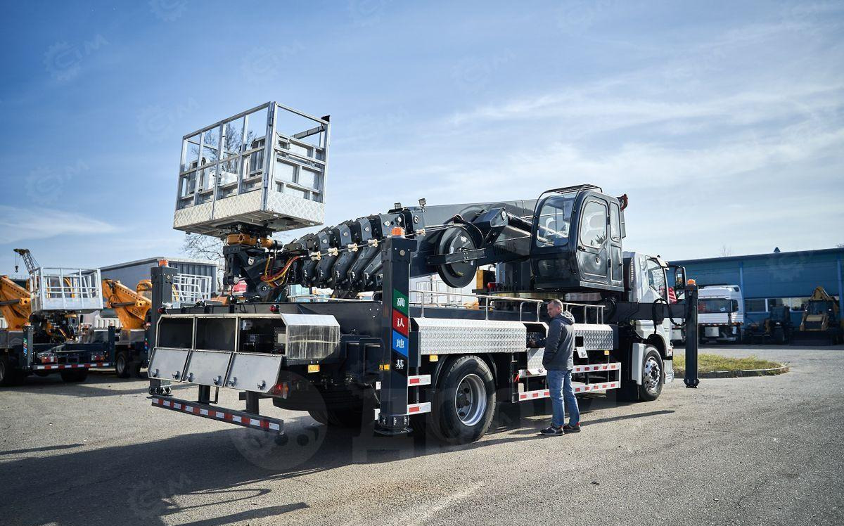 Isuzu Giga - Грузовик с подъемником: фото 2 Isuzu Giga - Грузовик с подъемником: фото 2
