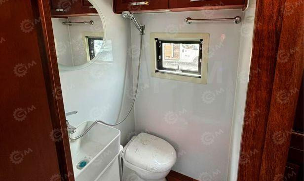 Новый Дом на колесах Isuzu Elf: фото 7