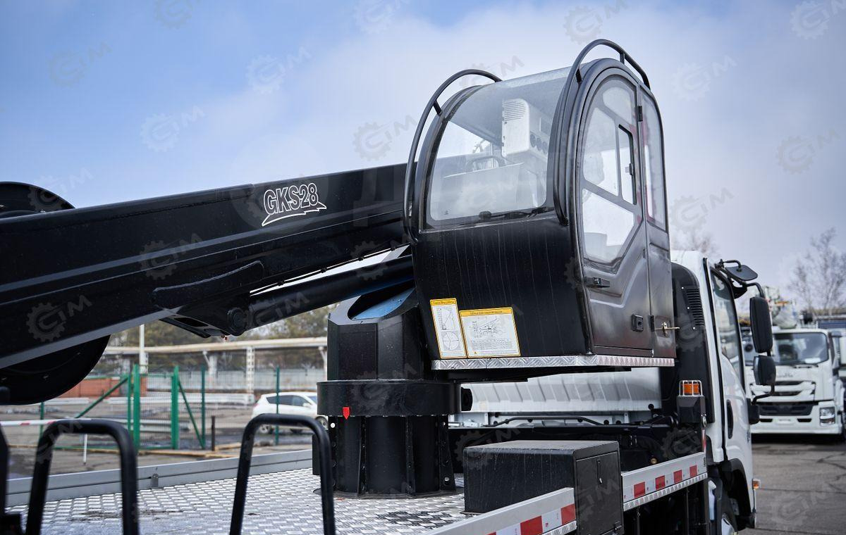 Новый Грузовик с подъемником Isuzu Elf: фото 36