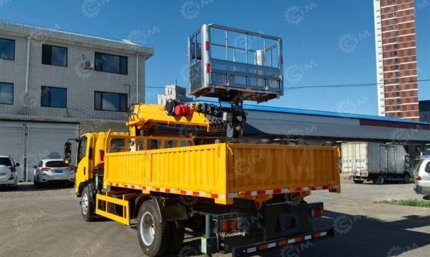 Isuzu Elf - Самосвал, Автоманипулятор: фото 4 Isuzu Elf - Самосвал, Автоманипулятор: фото 4