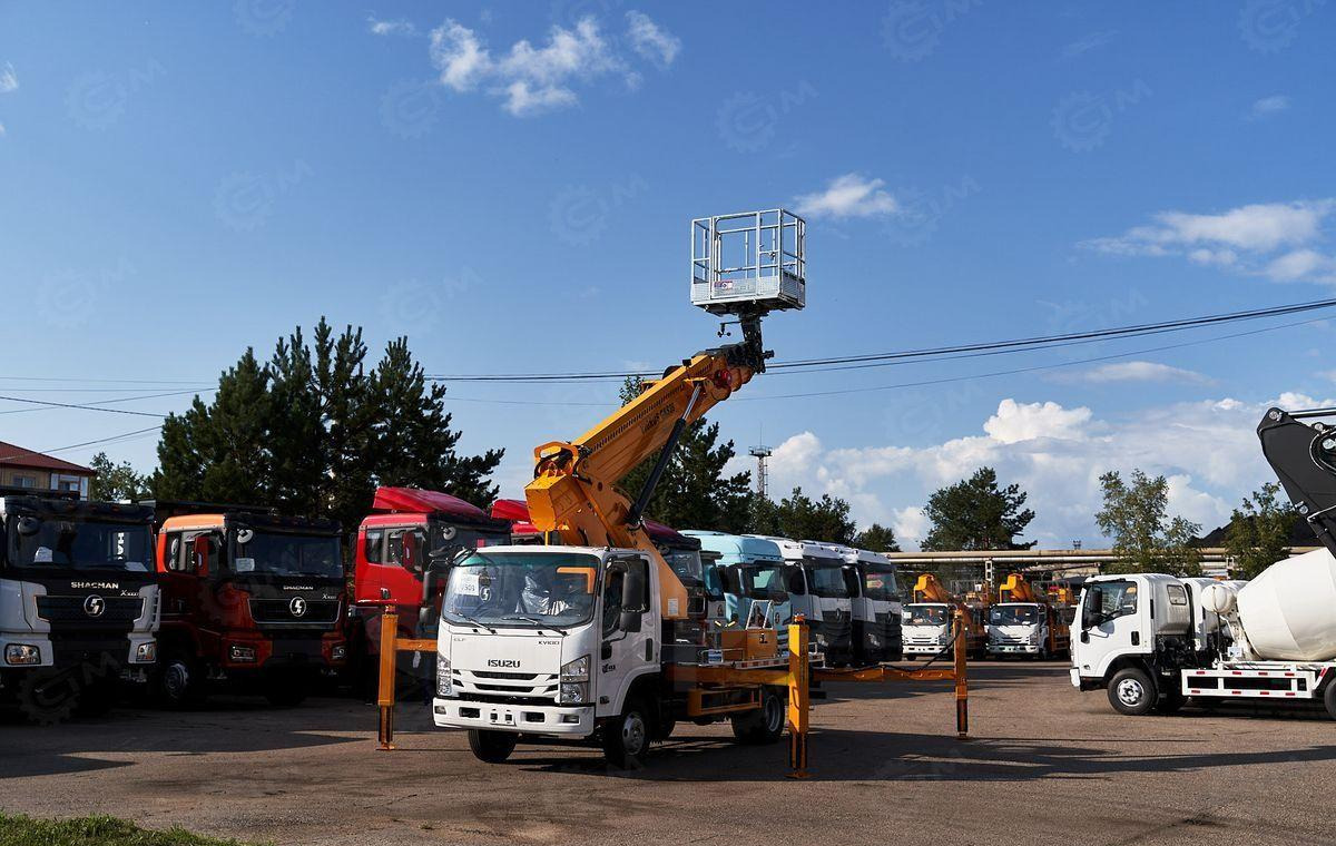 Новый Грузовик с подъемником Isuzu Elf: фото 8