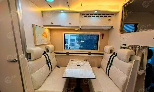 Isuzu Elf - Альковный автодом: фото 3 Isuzu Elf - Альковный автодом: фото 3