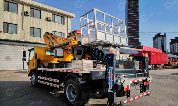 Новый Грузовик с подъемником Isuzu Elf: фото 6