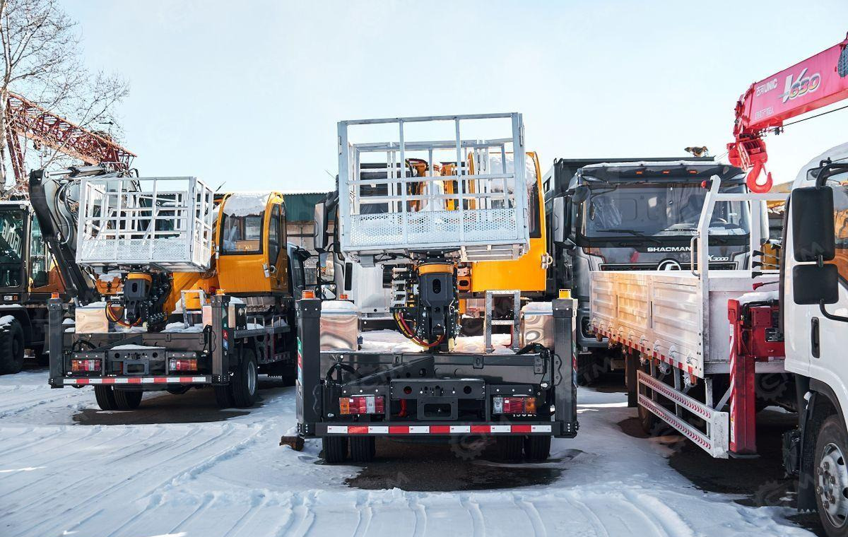 Новый Грузовик с подъемником Isuzu Elf: фото 8