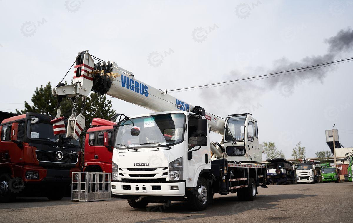 Isuzu Elf - Автокран: фото 1 Isuzu Elf - Автокран: фото 1